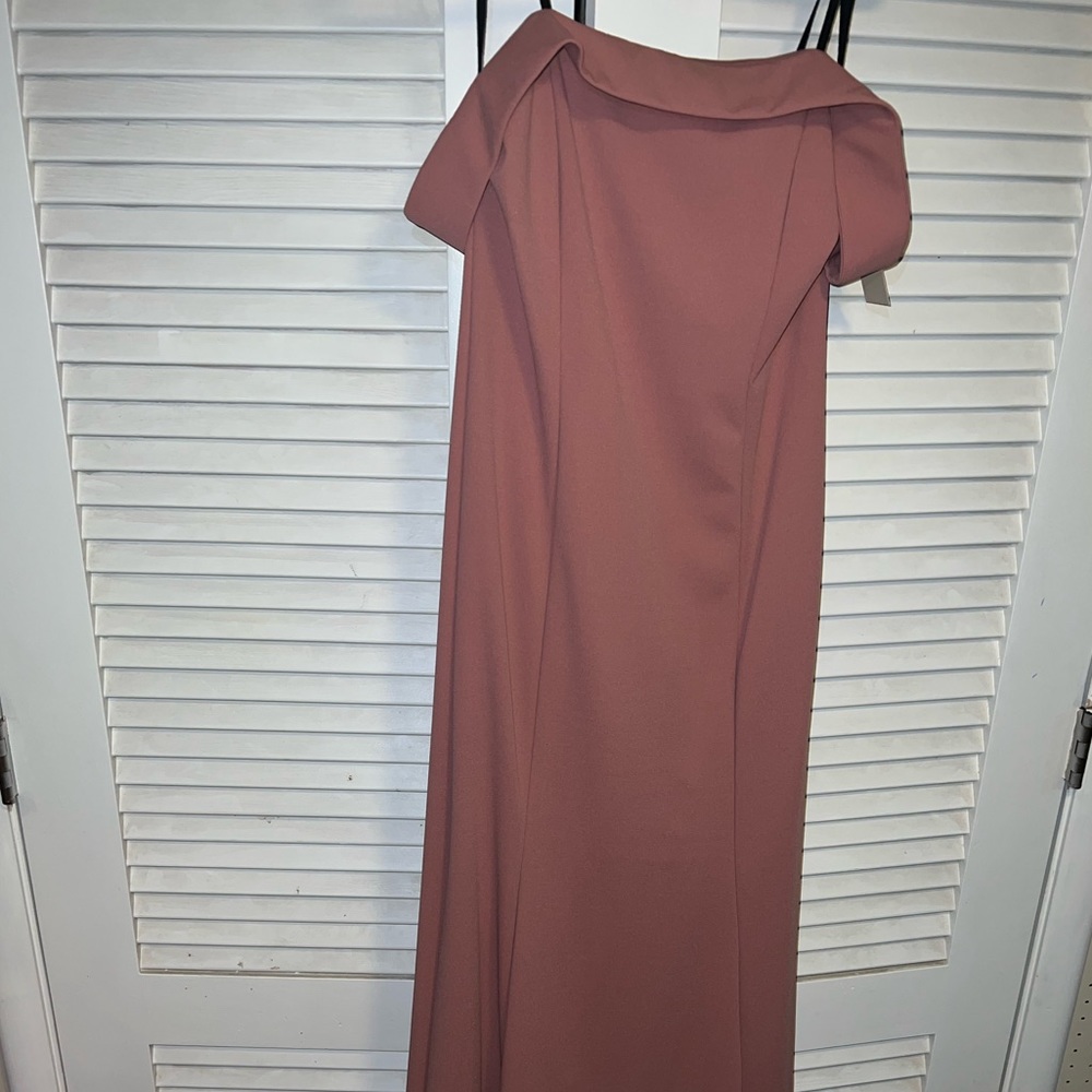Brand new. Size 2XL strapless mermaid dress